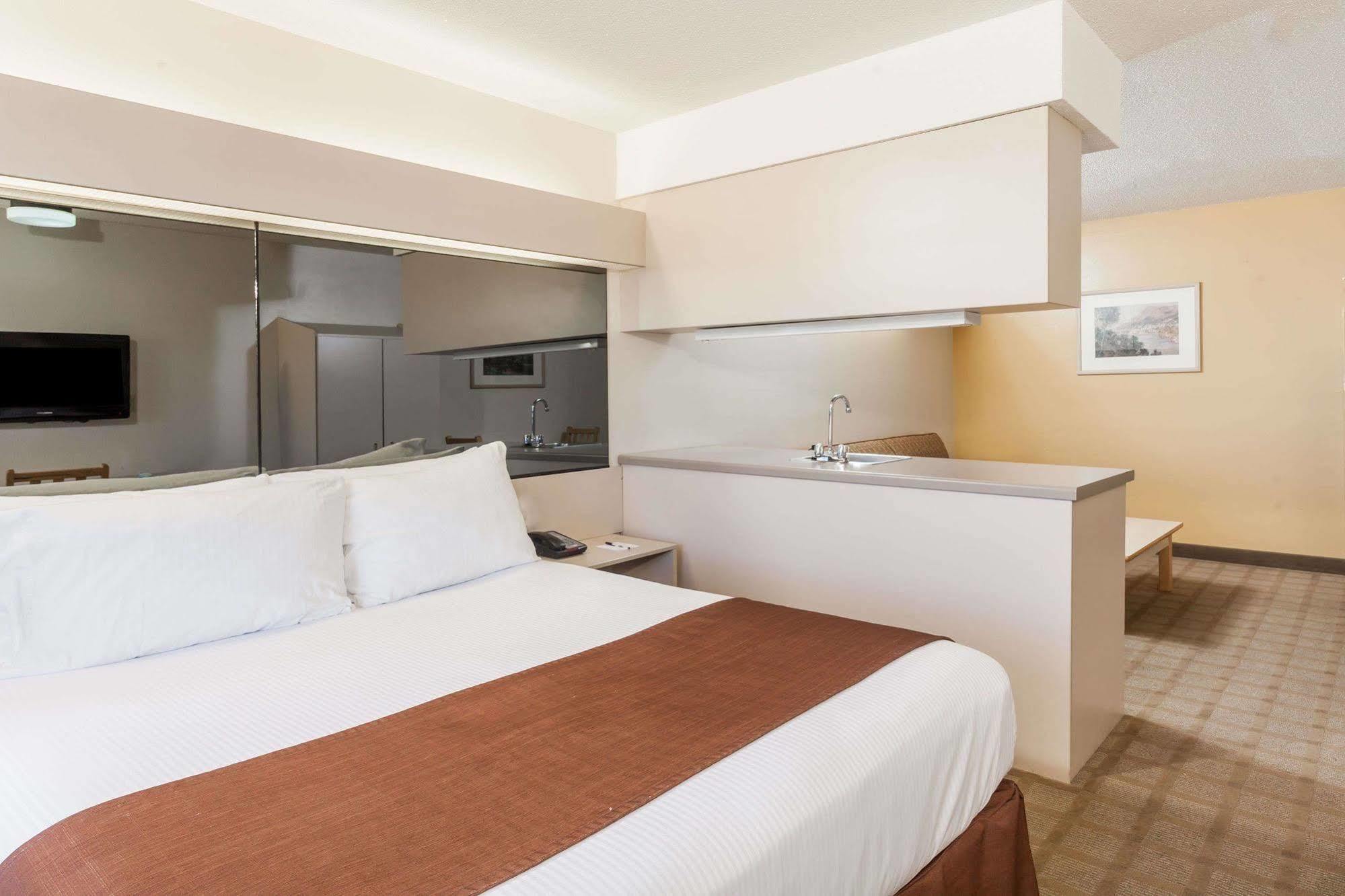 Microtel Inn & Suites By Wyndham Нэшвилл Экстерьер фото